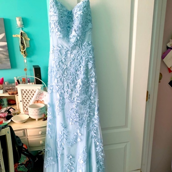 Sherri Hill Prom dress !! 🤍 - Picture 2 of 3